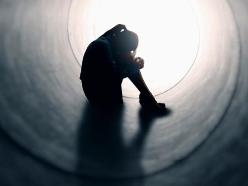 Depressione negli uomini: ecco i 14 sintomi da non sottovalutare