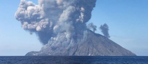 Stromboli, l’INGV: ‘il vulcano è instabile e pericoloso’