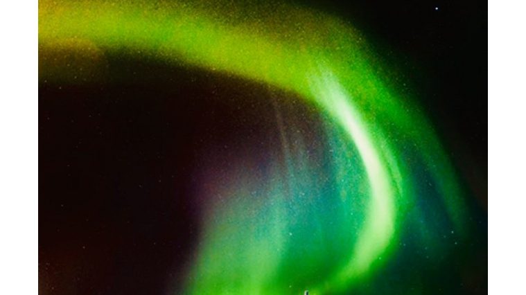 Tempesta geomagnetica: spettacolari aurore polari in tutto il mondo