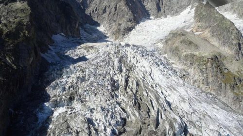 Monte Bianco: a rischio crollo ghiacciaio. Evacuazioni e strade chiuse