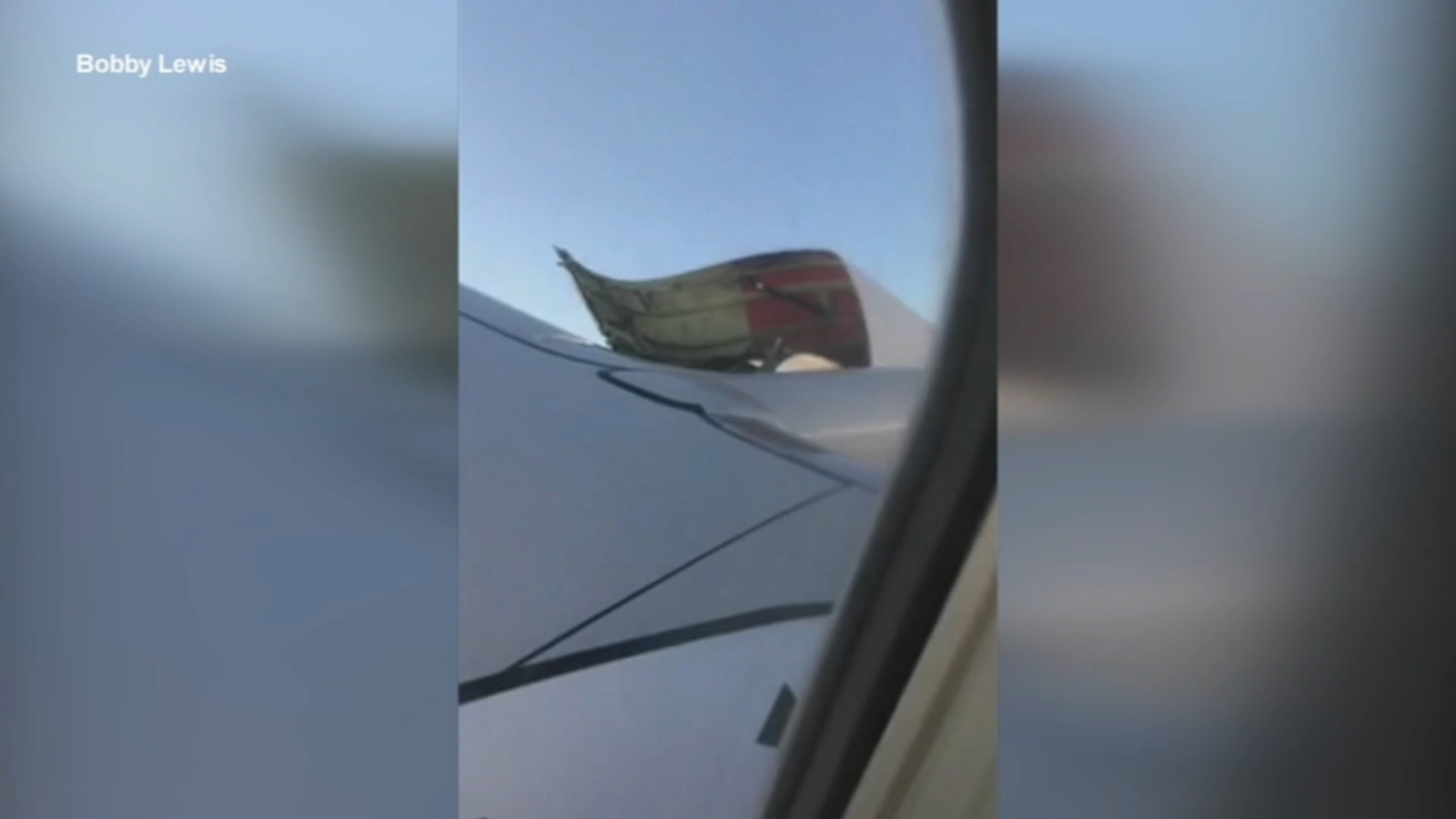 Rottura del motore in volo: terrore sul volo United Airlines. Il video