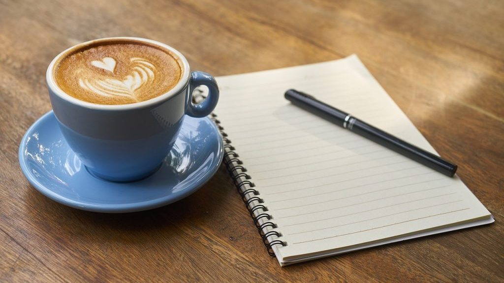 Il caffè aumenta la capacità di lettura? Una ricerca fa chiarezza