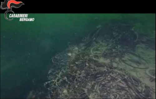 Scoperta una montagna di rifiuti alta 40 metri sui fondali del lago d’Iseo