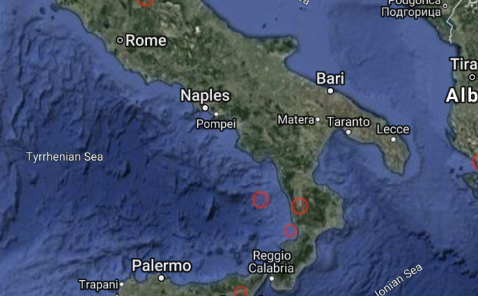 Terremoto Calabria: scossa di 4.6 gradi. Boato e gente in strada