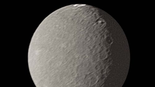 Umbriel: il satellite di Urano con un misterioso anello luminoso