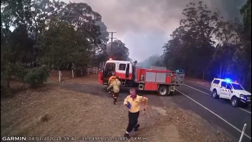 Australia: video mostra l’incredibile velocità con cui si diffonde un incendio