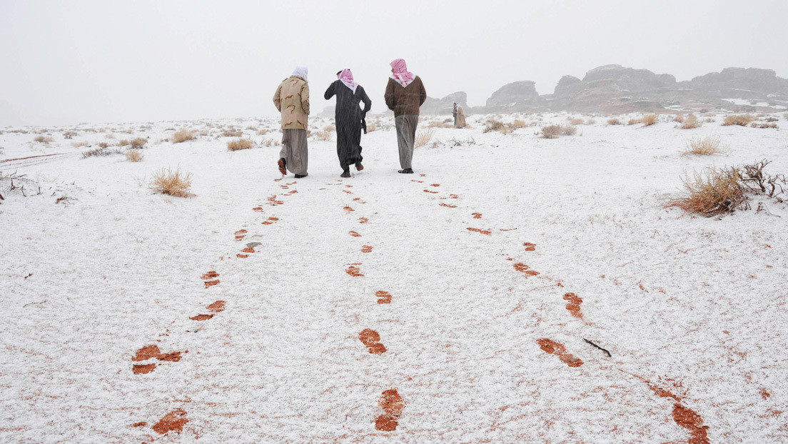 Nevicata storica in Arabia Saudita: le immagini