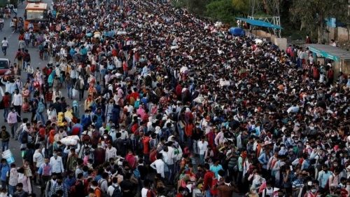 India: il lockdown riversa milioni di persone in strada. Si tema catastrofe sanitaria