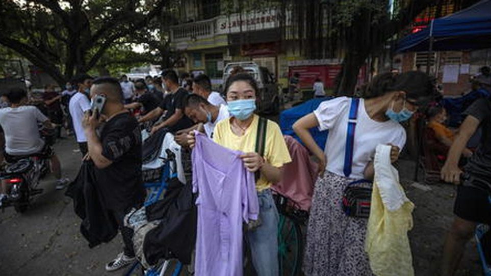 Pechino: focolaio di coronavirus nel mercato. Imposto nuovo lockdown