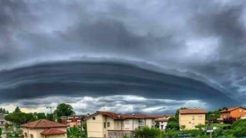 Maltempo: paurosa shelf cloud in Friuli Venezia Giulia