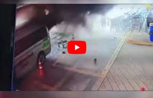 Esplode bombola di ossigeno su un’ambulanza: fuggono tutti, anche il paziente in barella