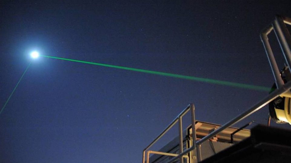 Spazio: la NASA riflette raggio laser dalla Luna