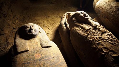 Egitto: 13 sarcofagi di 2.500 anni scoperti a Saqqara