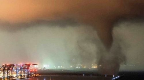Genova: un tornado terrorizza il quartiere del porto