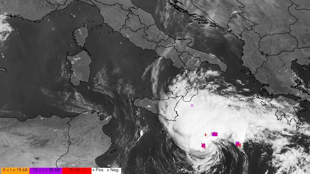 Ciclone tropicale mediterraneo: nubifragi in arrivo tra Calabria e Sicilia