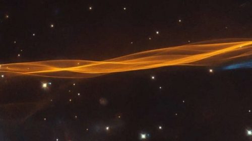 Spazio: Hubble cattura un ‘velo cosmico’ arancione