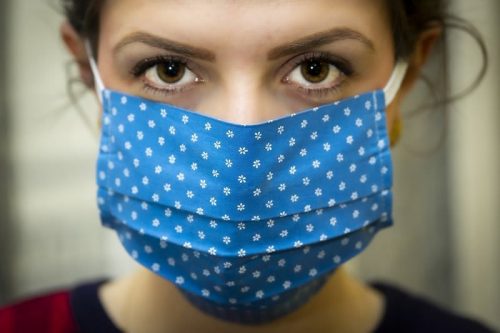Coronavirus: le mascherine ”fatte in casa” sono efficaci?