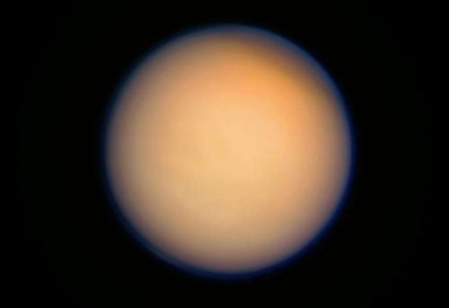 Spazio: la NASA annuncia scoperta di una ‘strana’ molecola su Titano