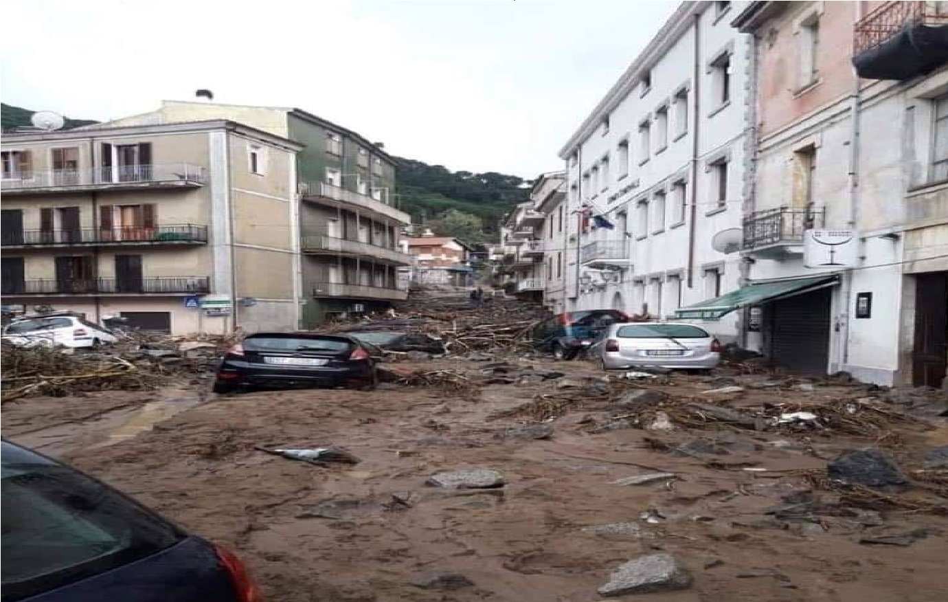 Maltempo Sardegna: alluvione travolge il Nuorese. Tre morti e un disperso a Bitti