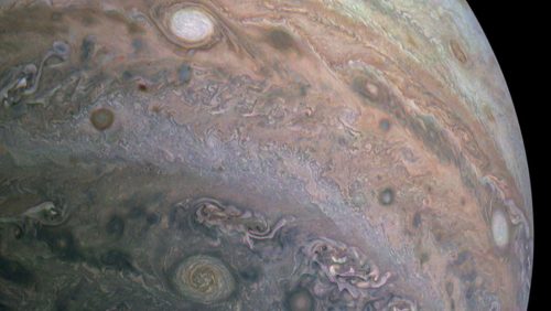 Giove e Saturno: scoperta l’origine delle colossali tempeste atmosferiche