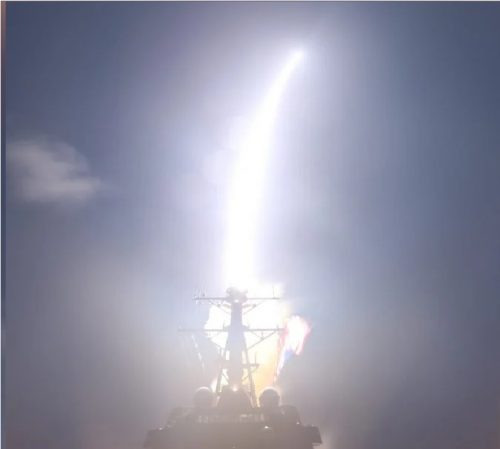 USA: un razzo lanciato da cacciatorpediniere distrugge un missile nello spazio