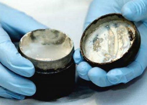 Archeologia: una crema di bellezza di 2.000 anni fa scoperta Londra