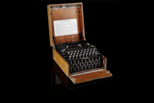 Germania: sommozzatori scoprono leggendaria macchina crittografica ‘Enigma’