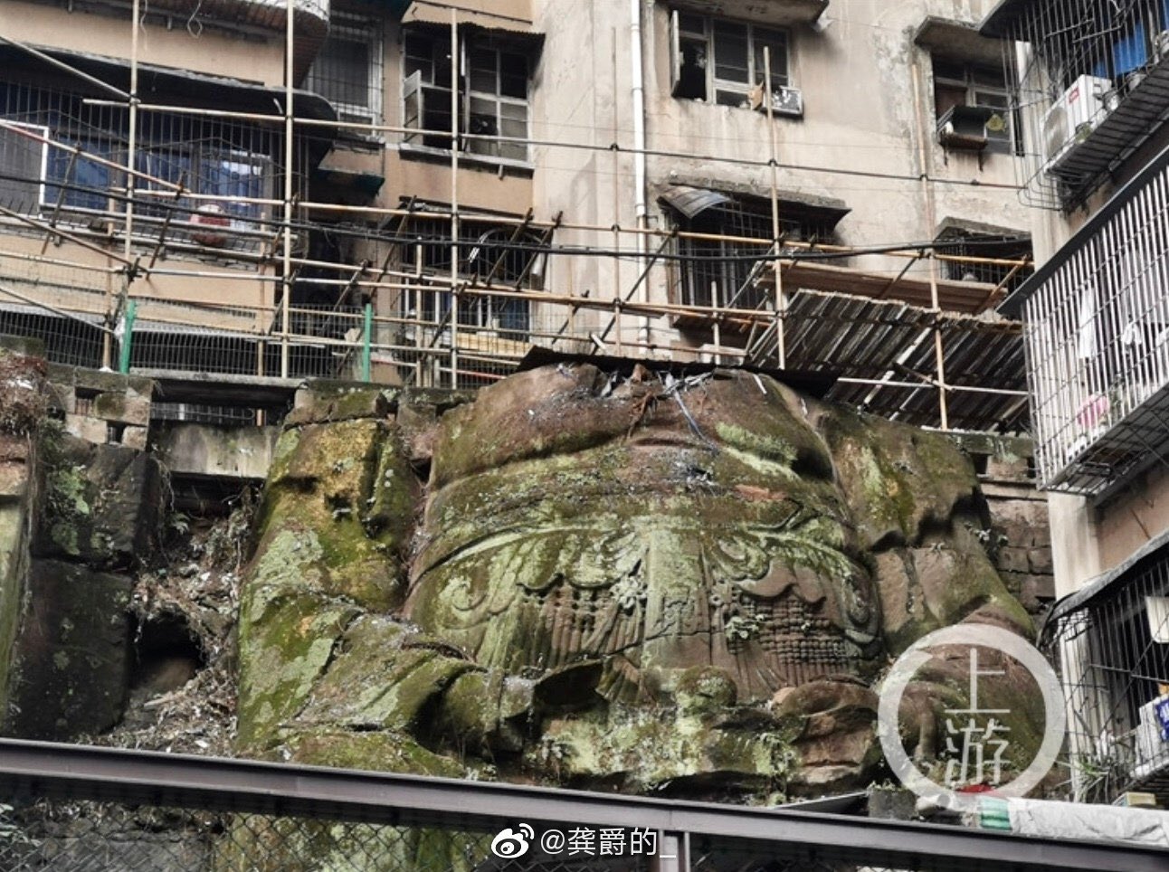 Cina: una gigantesca statua di Budda scoperta tra gli edifici residenziali