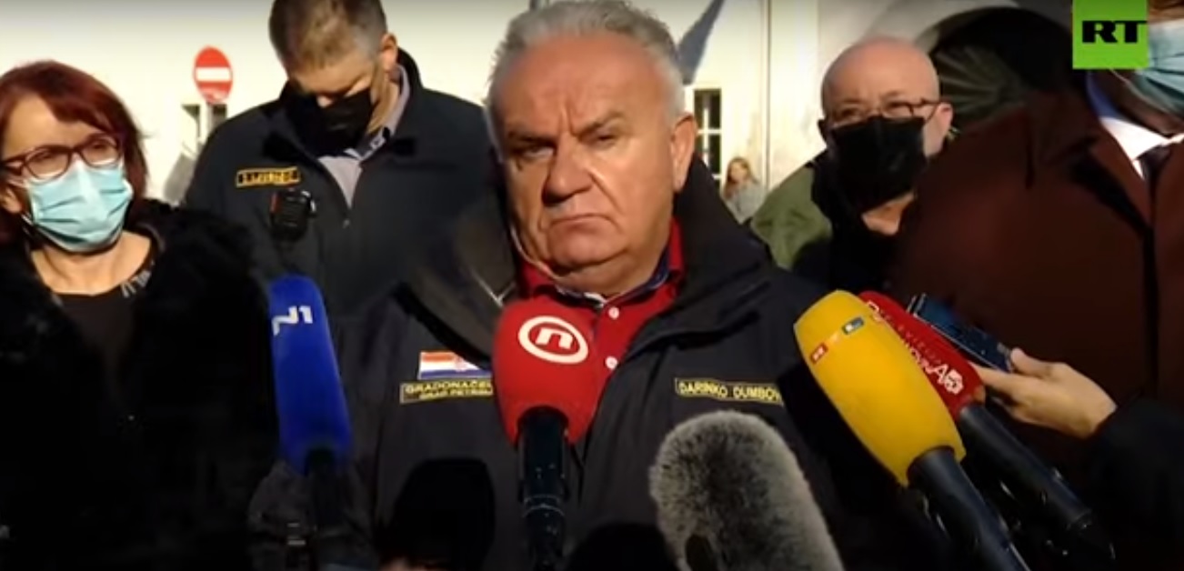 Terremoto Croazia: forte replica interrompe intervista al sindaco di Petrinja. Il video