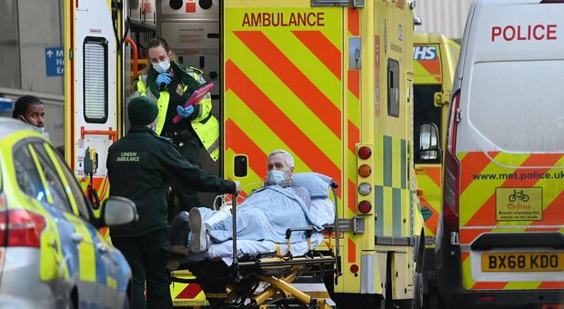 Gran Bretagna: ospedali al collasso a Londra. L’allarme del sindaco Sadiq Khan