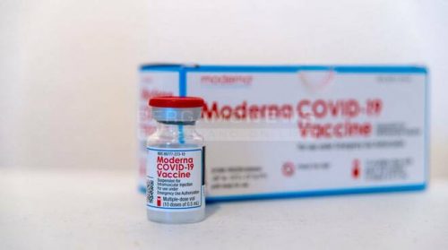 Vaccino Moderna, il CEO: ‘garantisce lunga protezione ed è efficace contro mutazioni’