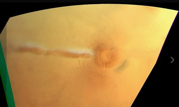 Marte: una nube colossale si innalza dall’Arsia Mons