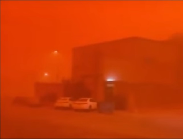 Gigantesca tempesta di sabbia avvolge il nord dell’Arabia Saudita