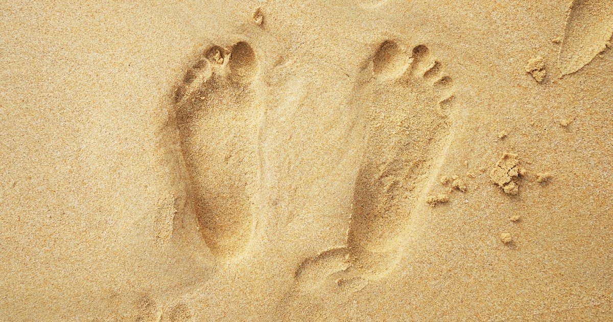 Spagna: scoperte impronte di bambini Neanderthal che giocano su una spiaggia. Sono le più antiche d’Europa