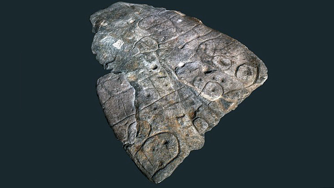 Archeologia: scoperta la più antica mappa 3D d’Europa. É stata incisa in una roccia nell’Età del Bronzo