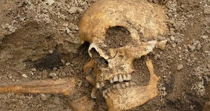 Svezia: resti vichinghi scoperti in una tomba cristiana