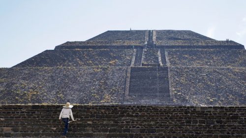 Piramide di Quetzalcóatl: scoperti mazzi di fiori risalenti a 2000 anni fa