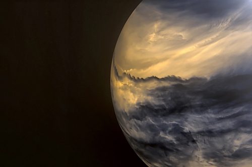 Giant Dark Cloud: una gigantesca nuvola nera che ricopre il cielo di Venere da oltre 30 anni