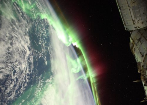 L’aurora ripresa dall’ISS è uno spettacolo unico. La foto di Thomas Pesquet