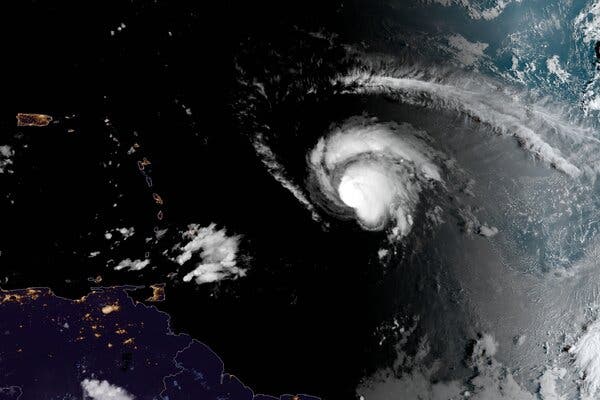 L’uragano Sam minaccia i Caraibi: è già di categoria 4