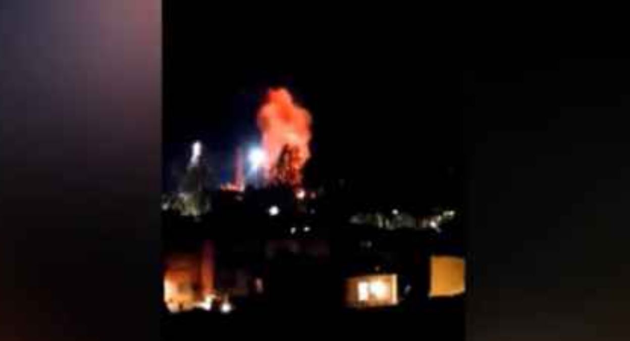 Forte esplosione e incendio a Firenze, colpito anche un traliccio dell’alta tensione