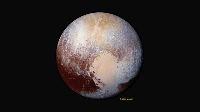 Astronomia: Plutone si allontana dal Sole e la sua atmosfera si condensa