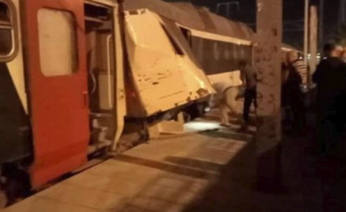 Spaventoso schianto tra due treni passeggeri vicino a Tunisi: gavi danni e decine di feriti