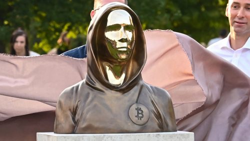 Il misterioso creatore del Bitcoin è una delle persone più ricche al mondo