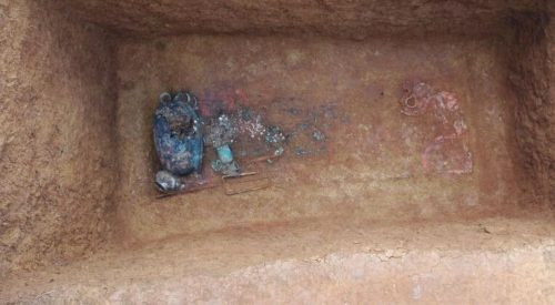 Scoperta clamorosa: trovate numerose bare rivestite di 2000 anni fa contenenti i resti di 128 bambini