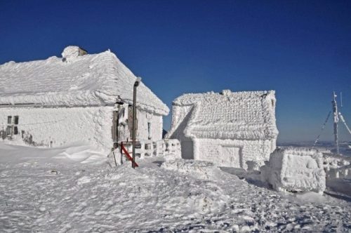 Gelo estremo in Siberia: 61° sotto zero a Delyankir