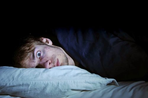 Paralisi del sonno sintomo della variante Omicron?