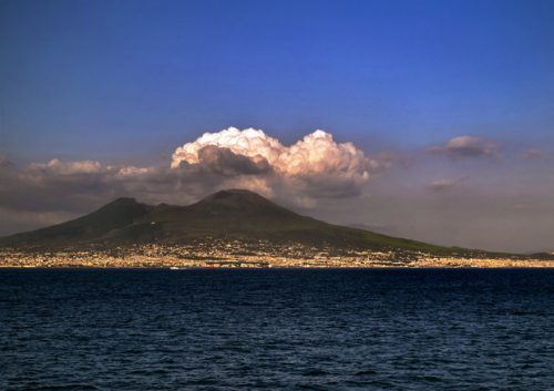 Eruzione Vesuvio: uno studio esclude eruzione violenta