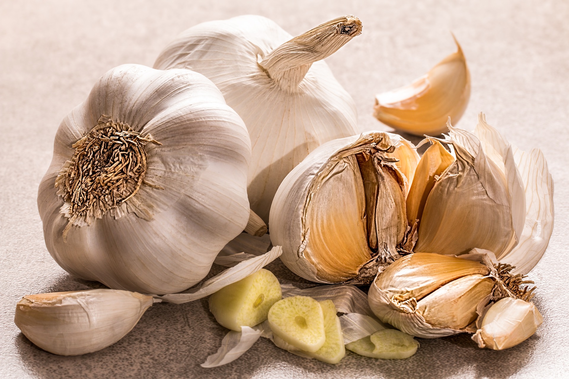 Integratori alimentari: proprietà e benefici dell’aglio in perle