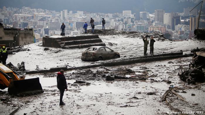 Una colossale frana si abbatte su Quito. Case distrutte e morti